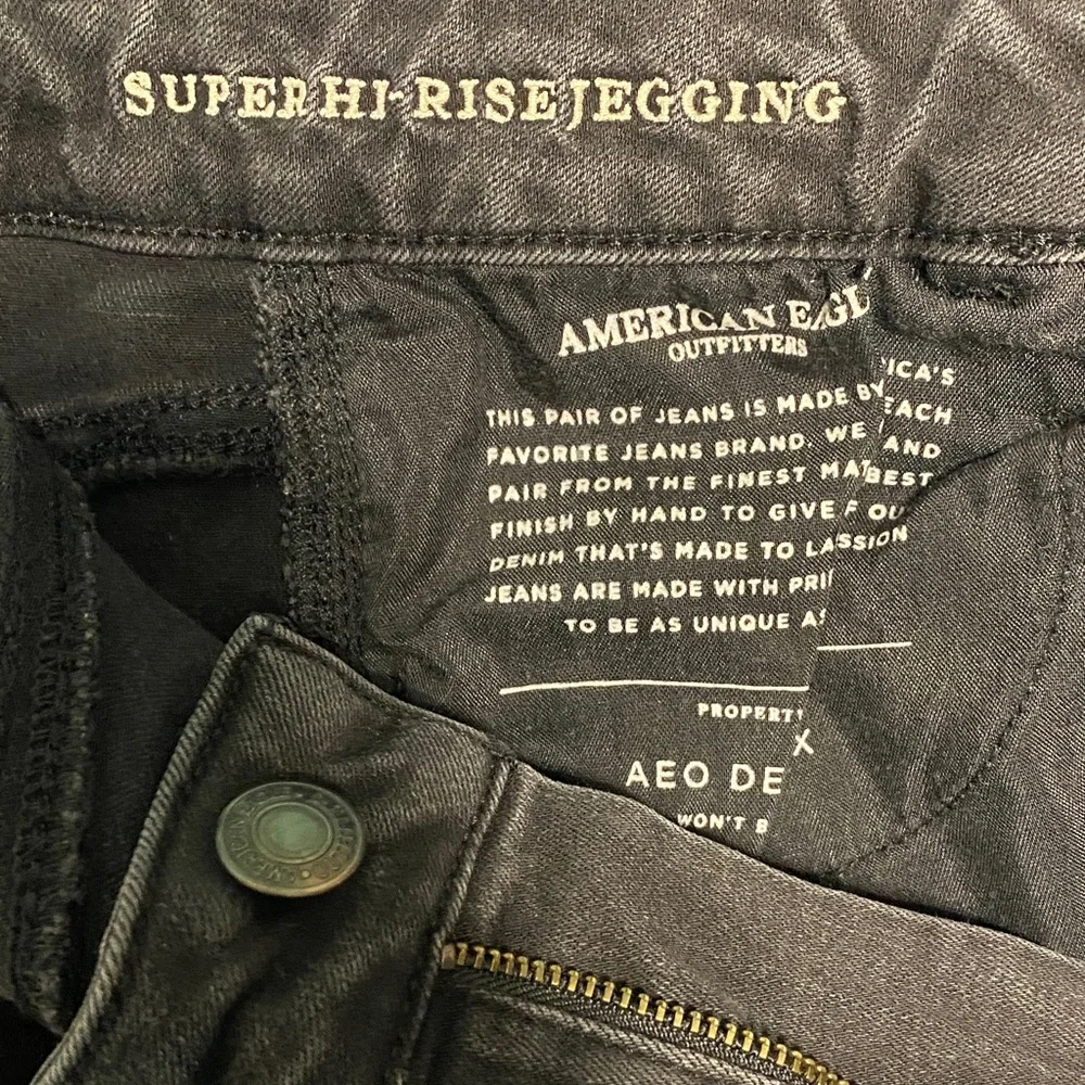 AE Women's Black Super Hi-Rise Jeggings - Picture 4 of 5